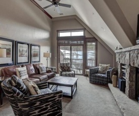 Breckenridge Crystal Peak Lodge 4 Bedroom Luxury Condo, Ski-In Ski-Out Access