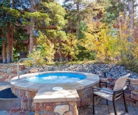 Breckenridge Mountain Thunder Lodge 2 Bedroom Luxury Condo, Ski-In Access