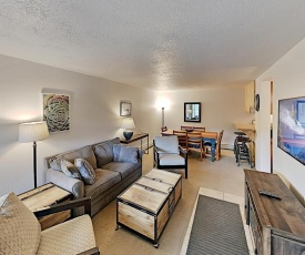 New Listing! Charming Mountain-View Ski Condo Condo