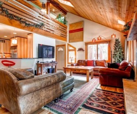 Pine Station House 5 BR Loft with Hot Tub and Views