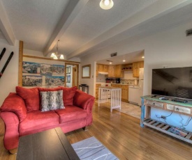 Ski Breck Condo - Clubhouse & Free Breck Shuttle!