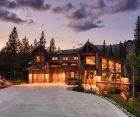 Timber Lodge - Mountain Estate w Hot Tub & Movie Room