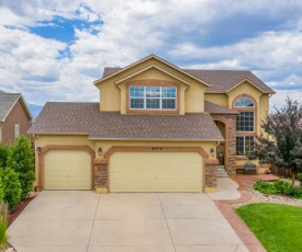 Desirable and Spacious with Mountain Views, Deck, Grill and Yard - Walk to coffee and ice cream!