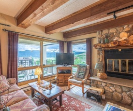 Spacious & Cozy Condo With Wood Fireplace condo