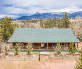 NEW Quiet 3BR Cabin w Peak View near Cripple Creek