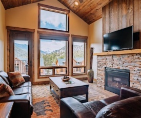 Conjoining Luxury Resort Town Home with Amazing Mountain views - Perfect for Multiple Families or Groups