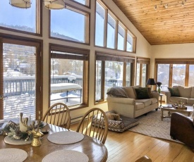 #1013 - Stunning Single Family Mountain Retreat and Dog friendly!!