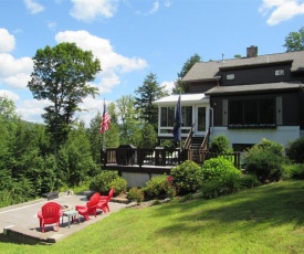 Private Pet Friendly 4 Bedroom Deluxe Vacation Home, Close to Waterville Valley Resort!