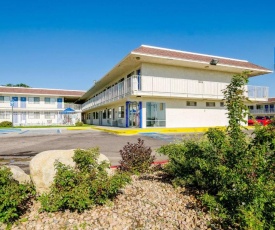 Motel 6-Thornton, CO - Denver