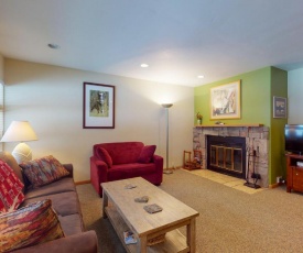 Convenient 2 Bedroom Condo #11A in East Vail. Market and Hot Tub on Site