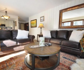 Cozy 2 Bedroom East Vail Condo #1404 w/ Fireplace.