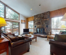 Lovely Creekside Family Home in East Vail w/ Private hot tub