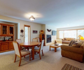 Spacious 2 Bedroom Condo with Spectacular Views & Underground Parking.