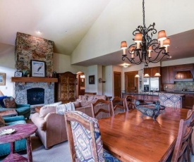 River Run Village, 4 Bed Condo at Lone Eagle Lodge, Ski-in Ski-out