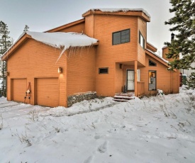 Classic Cabin with Hot Tub and Loft, 10 Mi to Keystone