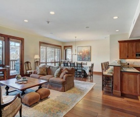 Luxury Ski-in, Ski-out- 3BR/ 4 Bath + den In Bachelor Gulch condo