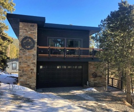 Treehouse 1BR with Hot Tub