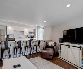 Beautifully Renovated 2 Bedroom Gold Camp Condo!